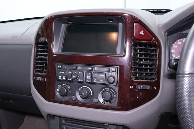 2000 Mitsubishi Pajero JDM car for sale — photo 12 of 25