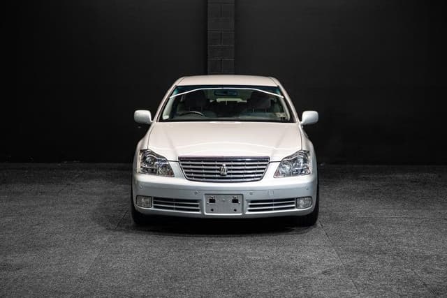 2006 Toyota Crown JDM car for sale — photo 3 of 15
