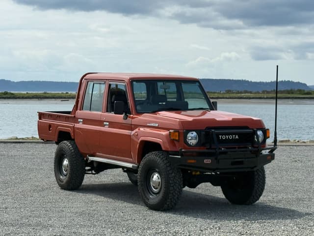 2001 Toyota Land Cruiser JDM car for sale — photo 9 of 25