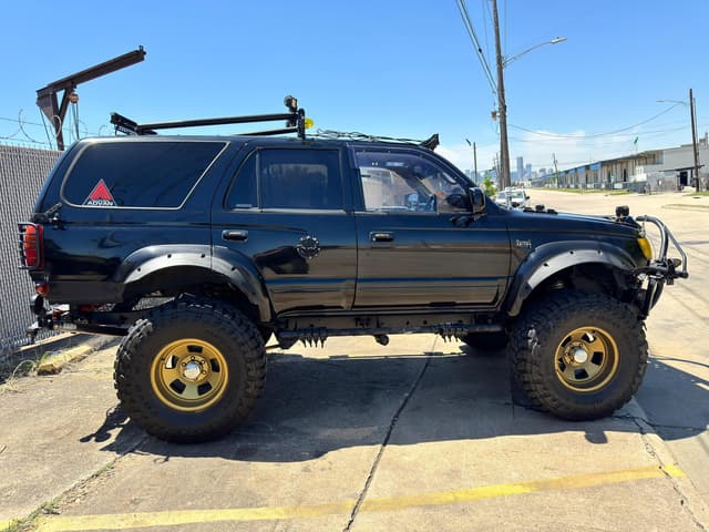 1996 Toyota Hilux JDM car for sale — photo 7 of 17