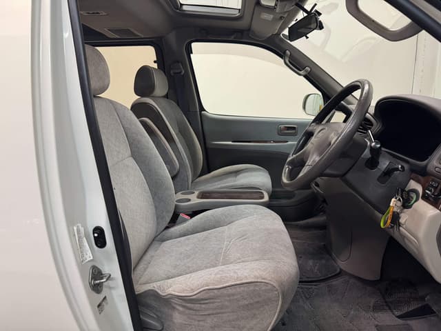1999 Toyota Regius JDM car for sale — photo 24 of 25