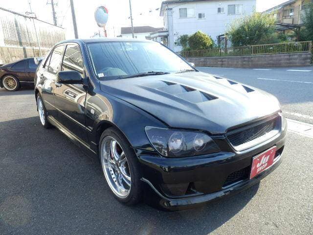 1999 Toyota Altezza JDM car for sale — photo 13 of 20