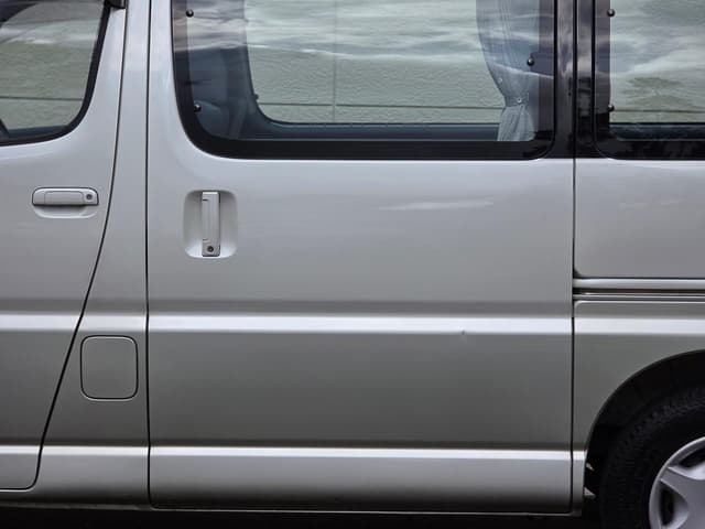 1996 Toyota Granvia JDM car for sale — photo 15 of 23