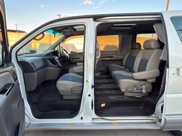 1998 Nissan Elgrand JDM car for sale — photo 14 of 20