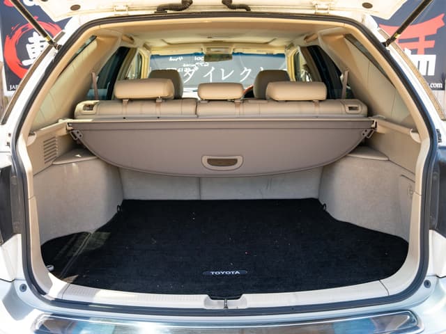 2001 Toyota Harrier JDM car for sale — photo 15 of 16