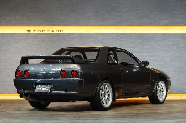 1990 Nissan Skyline JDM car for sale — photo 16 of 25