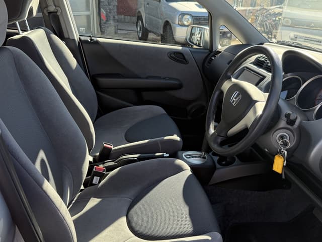 2005 Honda Fit JDM car for sale — photo 5 of 11