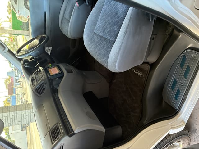 1997 Toyota Regius JDM car for sale — photo 7 of 13