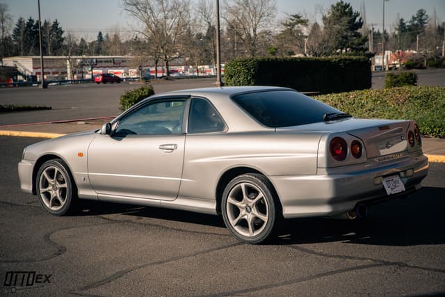 1998 Nissan Skyline JDM car for sale — photo 3 of 25