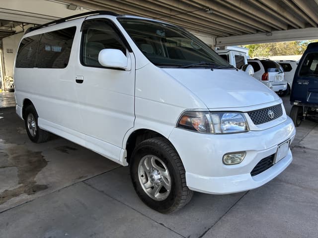 1997 Toyota Regius JDM car for sale — photo 9 of 13