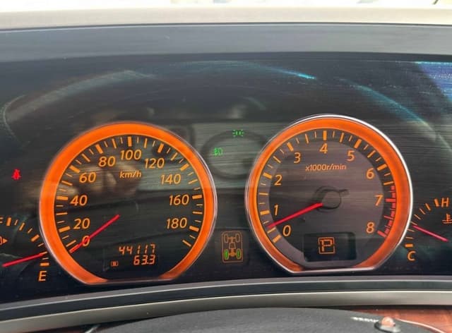 2005 Nissan Elgrand JDM car for sale — photo 9 of 12