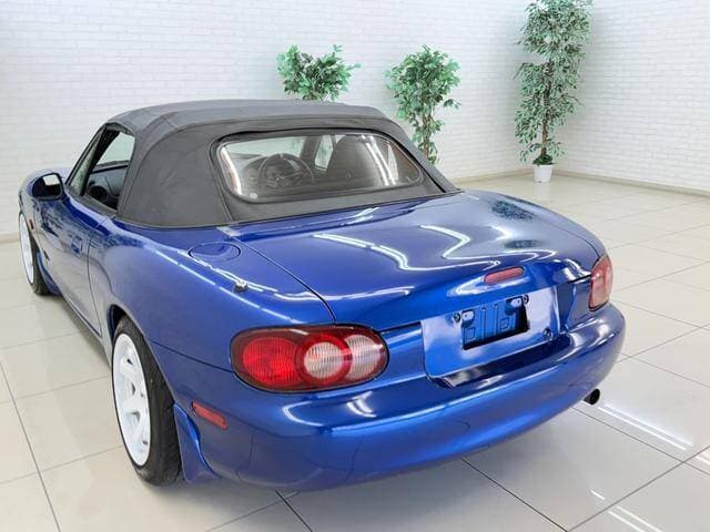 2000 Mazda Roadster (Eunos Roadster / MX-5) JDM car for sale — photo 4 of 17