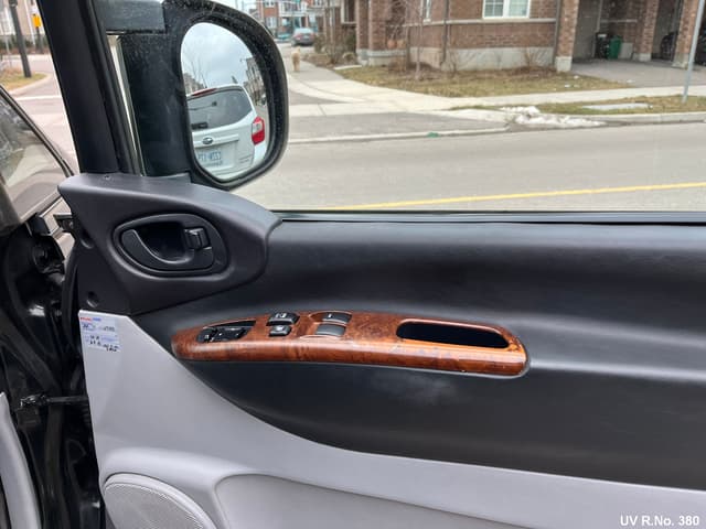 1998 Mitsubishi Delica JDM car for sale — photo 15 of 25