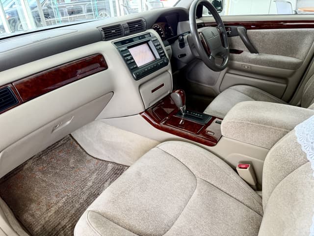 2000 Toyota Crown JDM car for sale — photo 5 of 5