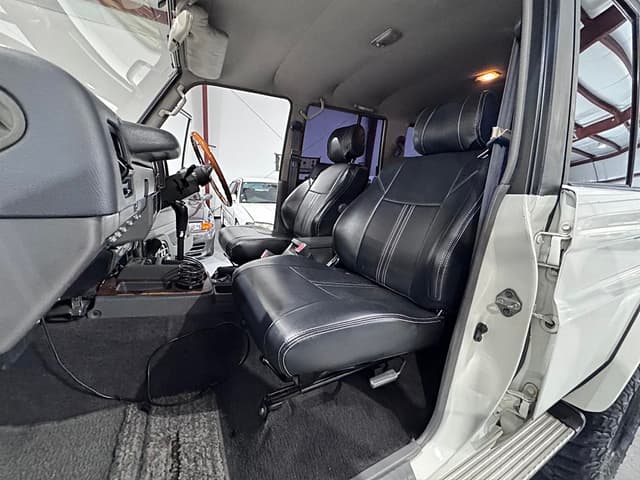 1993 Toyota Land Cruiser Prado JDM car for sale — photo 18 of 25