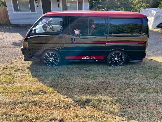 1996 Toyota HiAce JDM car for sale — photo 7 of 13