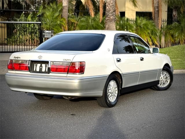 1999 Toyota Crown JDM car for sale — photo 7 of 25