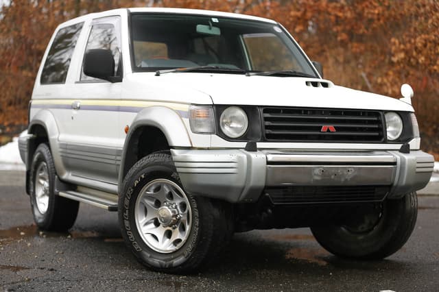 1996 Mitsubishi Pajero JDM car for sale — photo 6 of 25