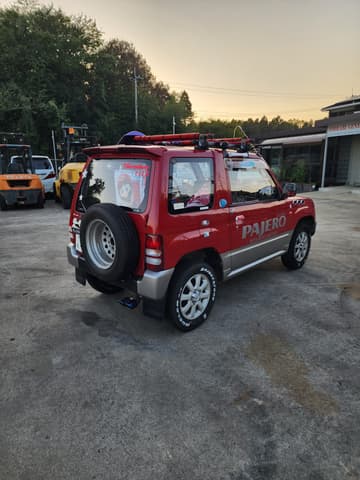 1995 Mitsubishi Pajero JDM car for sale — photo 3 of 10