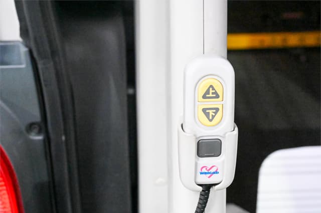 2012 Toyota HiAce JDM car for sale — photo 6 of 25