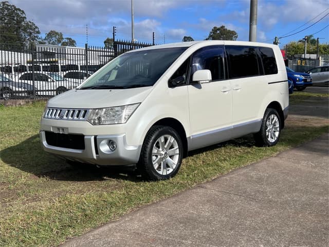 2007 Mitsubishi Delica JDM car for sale — photo 10 of 16