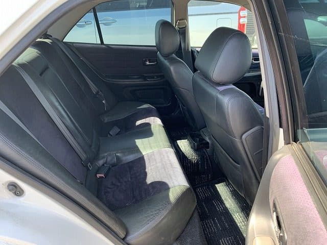 1999 Toyota Altezza JDM car for sale — photo 9 of 13