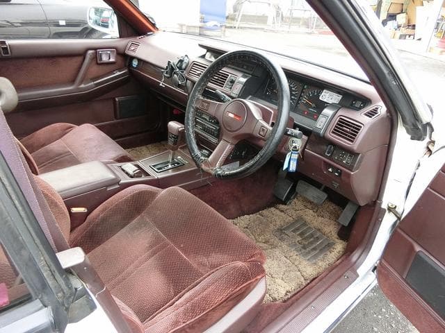 1988 Nissan Gloria JDM car for sale — photo 12 of 25