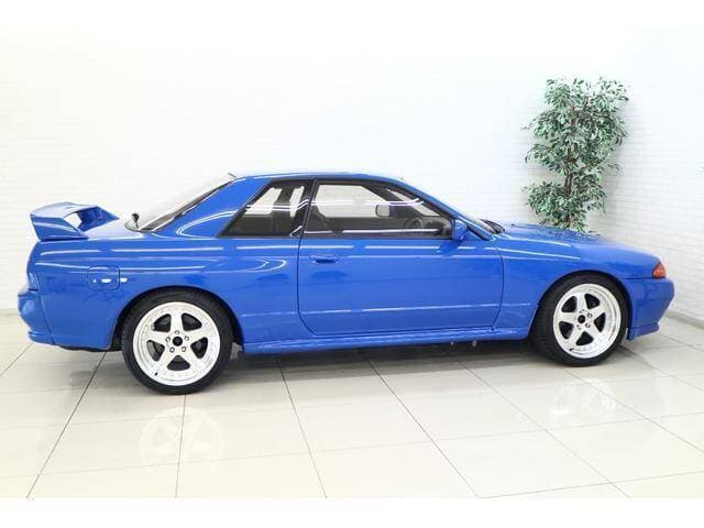 1989 Nissan Skyline JDM car for sale — photo 4 of 18