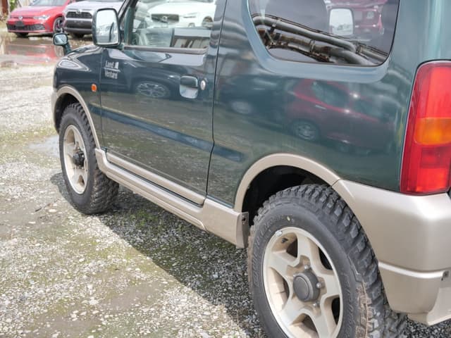 2001 Suzuki Jimny JDM car for sale — photo 16 of 25