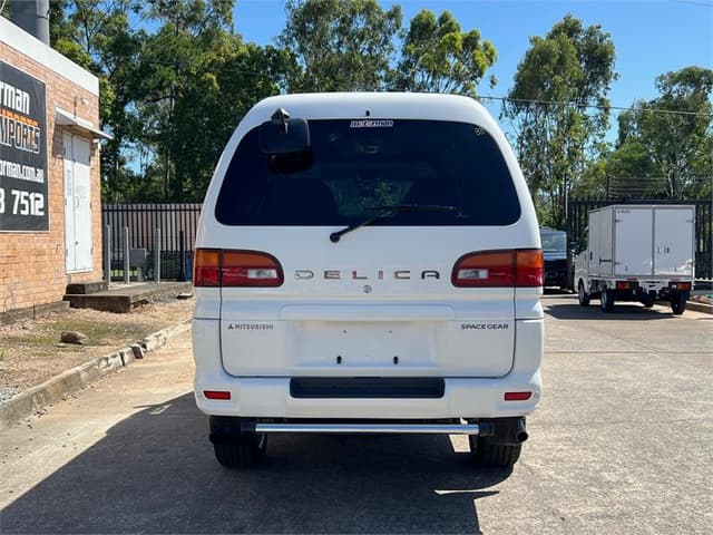 2001 Mitsubishi Delica JDM car for sale — photo 7 of 17