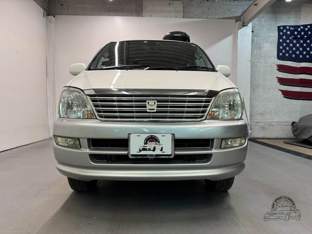 1999 Toyota Regius JDM car for sale — photo 7 of 25