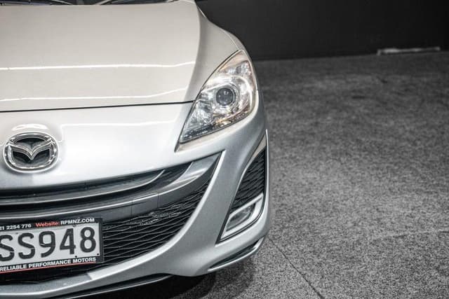 2011 Mazda Axela JDM car for sale — photo 5 of 16