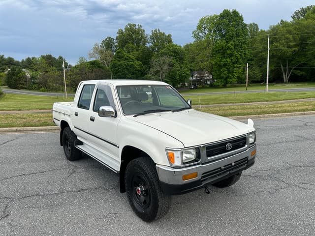 1992 Toyota Hilux JDM car for sale — photo 10 of 20