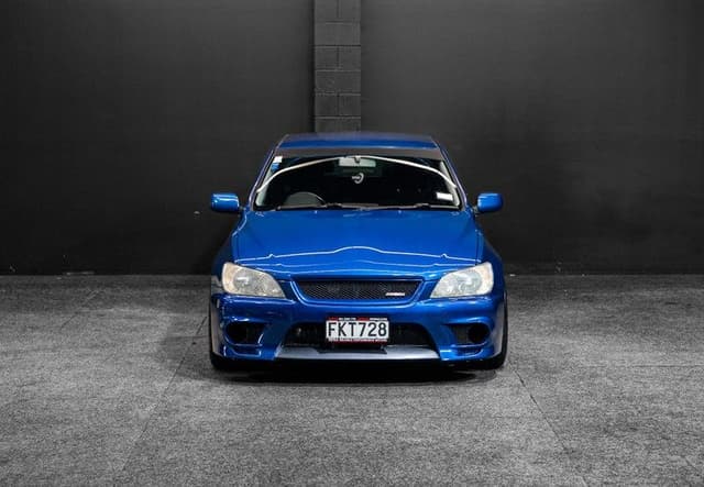 2003 Toyota Altezza JDM car for sale — photo 4 of 19