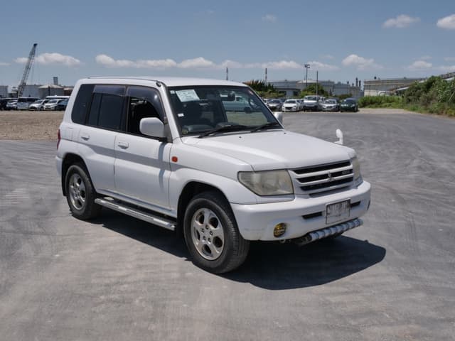 2001 Mitsubishi Pajero JDM car for sale — photo 3 of 25