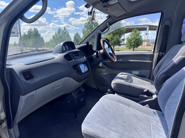 1997 Mitsubishi Delica JDM car for sale — photo 11 of 23