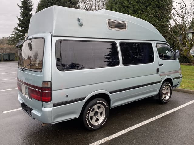 1995 Toyota HiAce JDM car for sale — photo 4 of 10