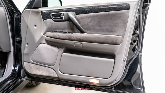 2001 Toyota Crown JDM car for sale — photo 9 of 25