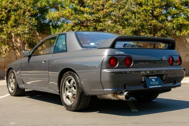 1991 Nissan Skyline JDM car for sale — photo 8 of 25