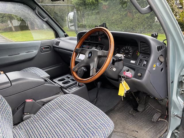 1995 Toyota HiAce JDM car for sale — photo 10 of 10