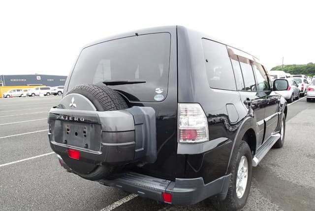 2008 Mitsubishi Pajero JDM car for sale — photo 5 of 25