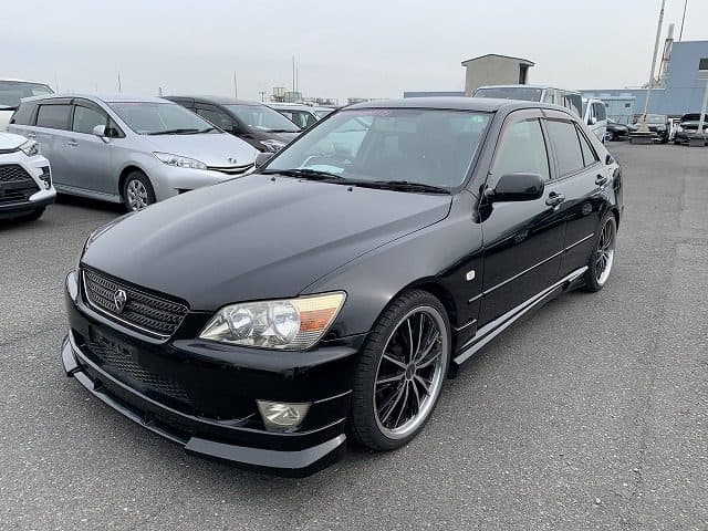 2001 Toyota Altezza JDM car for sale — photo 4 of 12