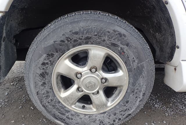 2005 Toyota Land Cruiser JDM car for sale — photo 11 of 25