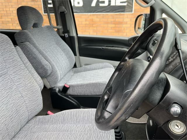 2004 Mitsubishi Delica JDM car for sale — photo 13 of 16