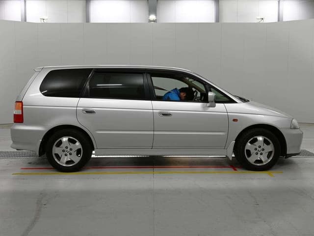 2000 Honda Odyssey JDM car for sale — photo 4 of 10
