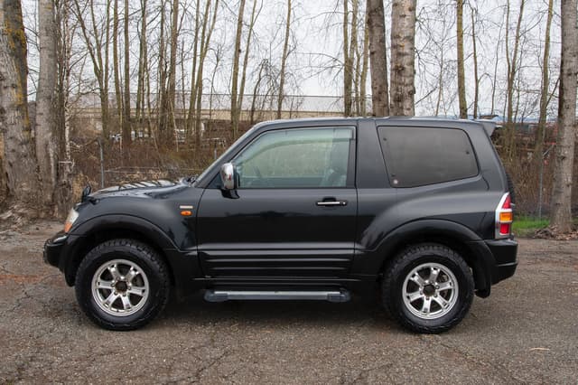 2000 Mitsubishi Pajero JDM car for sale — photo 3 of 15