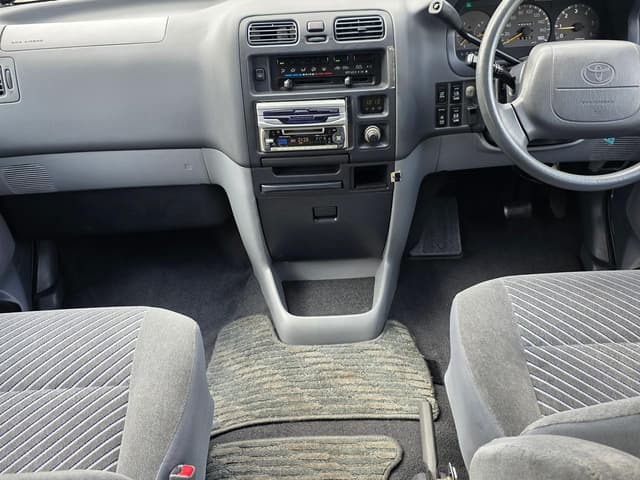1996 Toyota Granvia JDM car for sale — photo 2 of 23