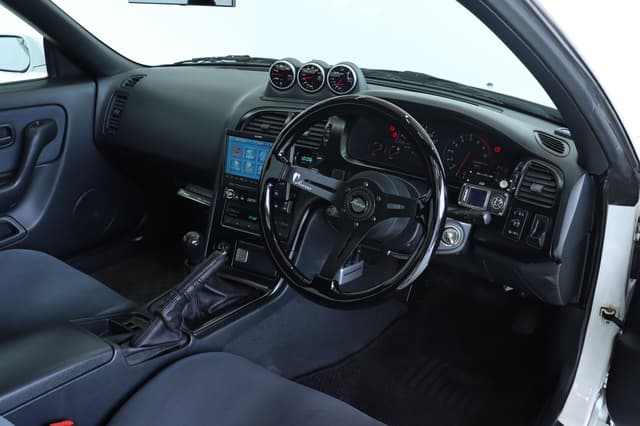 1995 Nissan Skyline JDM car for sale — photo 8 of 25