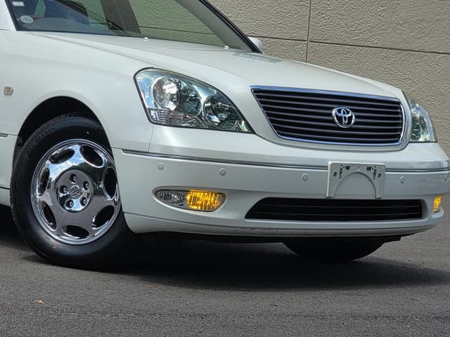 2000 Toyota Celsior JDM car for sale — photo 4 of 25