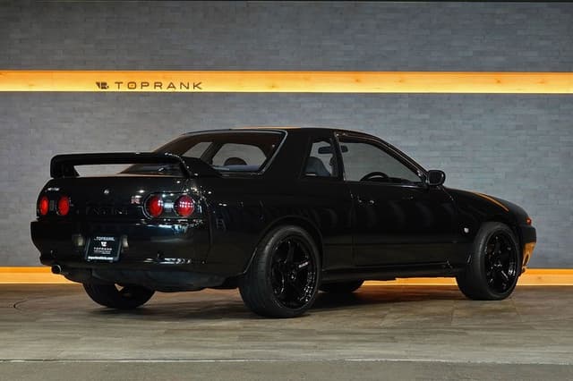 1989 Nissan Skyline JDM car for sale — photo 9 of 25
